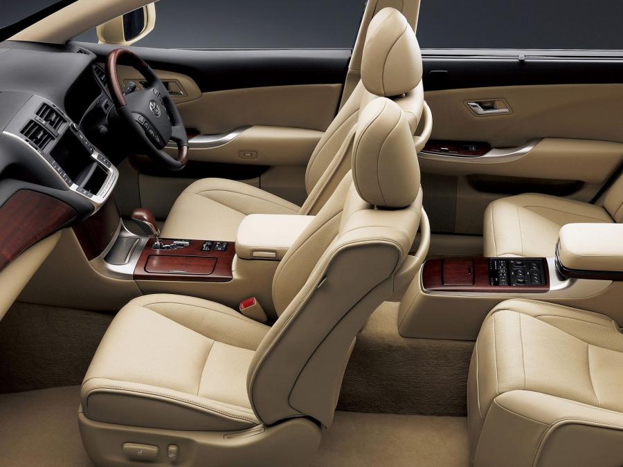  Toyota Crown Majesta 2009 года  (фото 10 из 21)